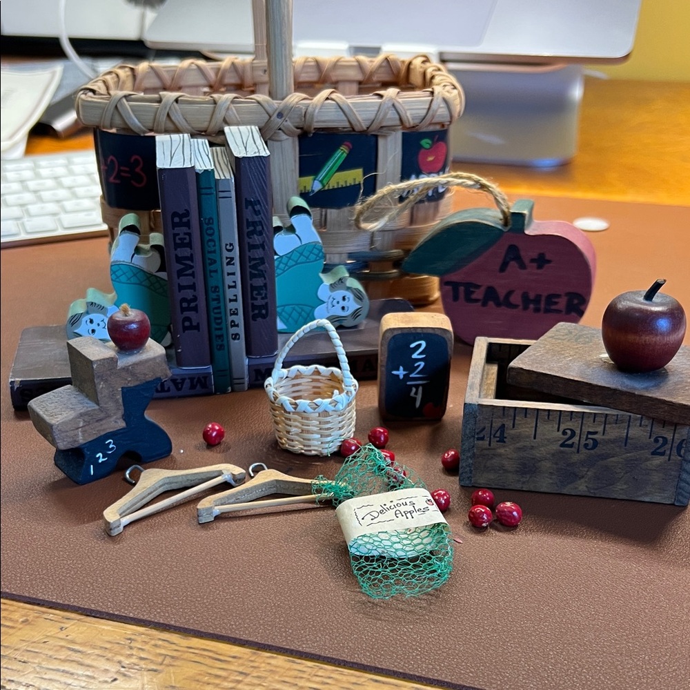 Charming Teacher's Desk Decor Set